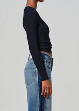 Load image into Gallery viewer, RUMI SCOOP NECK