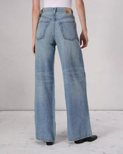 Load image into Gallery viewer, FEATHERWEIGHT SOFIE WIDE-LEG JEAN