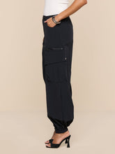 Load image into Gallery viewer, GREER NYLON JOGGER