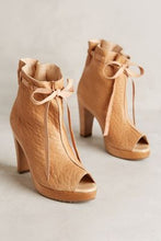Load image into Gallery viewer, Madonna High Boot Tan