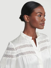 Load image into Gallery viewer, Paneled Lace Long Sleeve Top
