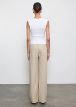 Load image into Gallery viewer, TEXTURED RIB SLEEVELESS V
